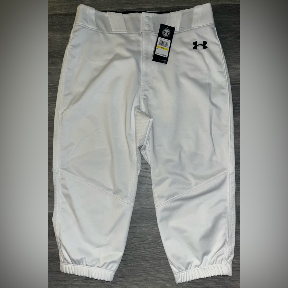NWT’s Men’s White Under Armour Baseball/ Trouser Pants Size M